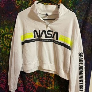 Size M NASA CROP SWEATSHIRT